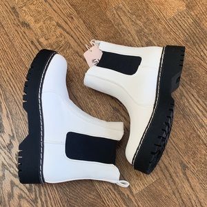 Sincerely Jules Lug Sole White Short Boots